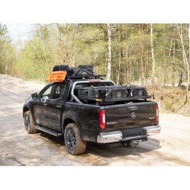 Mercedes-Benz X-Class avec barres de style MB...