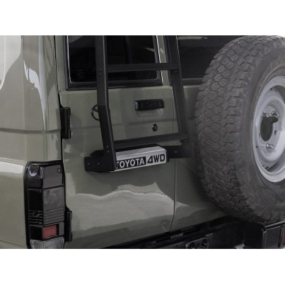 Échelle pour le Toyota Land Cruiser 78 Troopy 2