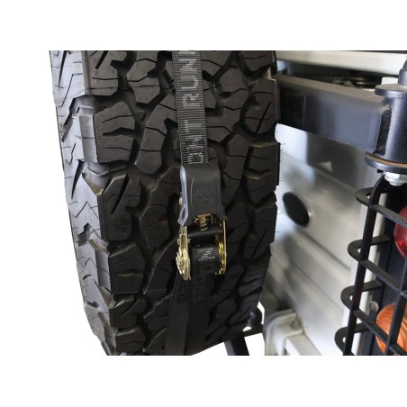 Tablette montée sur la roue de secours